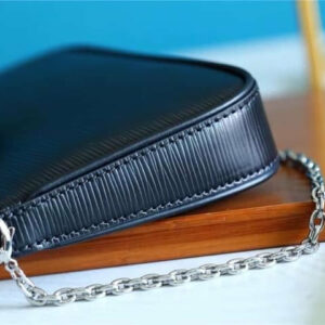 LV Easy Pouch On Strap bag