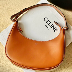 R F W - Chanel Bags - 371