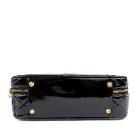11106ChanelBlackQuiltedPatentLeatherClassic_4_900_6
