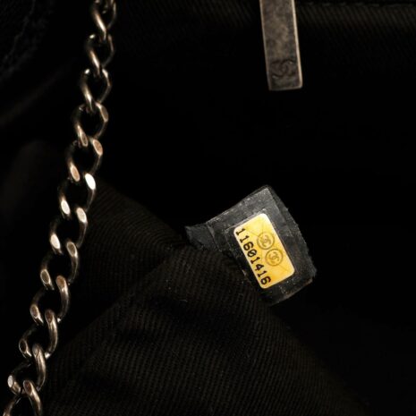 11328ChanelDoublePocketToteReissue_6_995_6