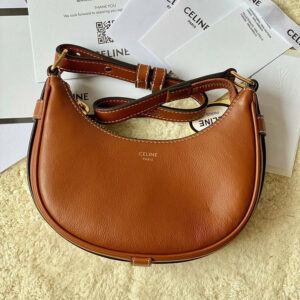 R F W - Chanel Bags - 2061