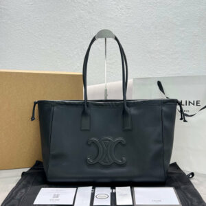 R F W - Chanel Bags - 2064