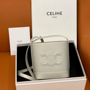 R F W - Chanel Bags - 915