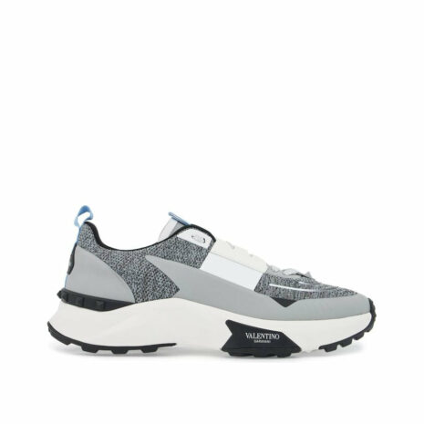 True Act Sneakers 0