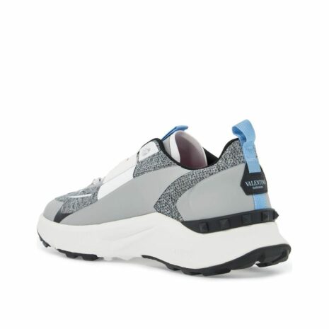 True Act Sneakers 2