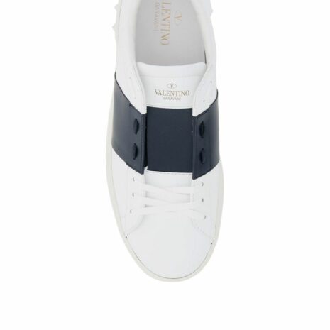 Open Sneakers 1