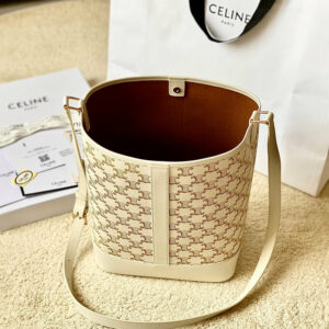 R F W - Chanel Bags - 539