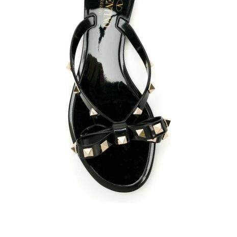 Rockstud Thong Sandals 1