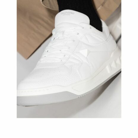 Sneakers With Rockstud Embellishment 3