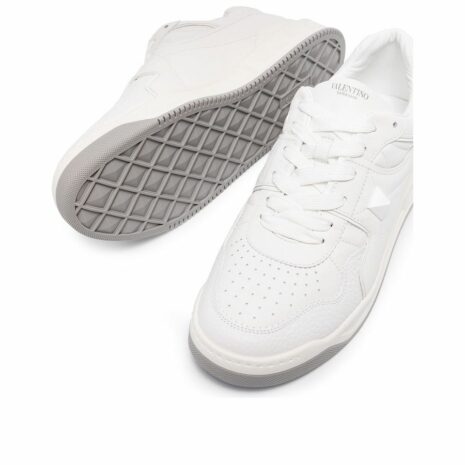 Sneakers With Rockstud Embellishment 4