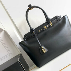 R F W - Chanel Bags - 662