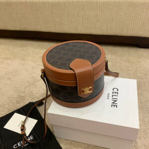 R F W - Chanel Bags - 634