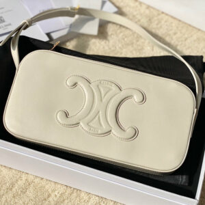 R F W - Chanel Bags - 692