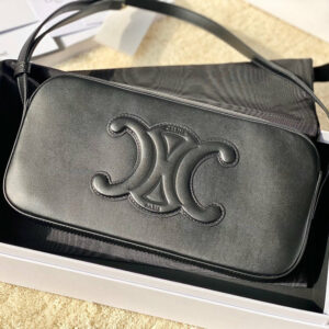 R F W - Chanel Bags - 693