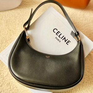 R F W - Chanel Bags - 365