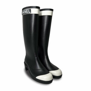 Pre owned Chanel logo white cap black Designer rain boots