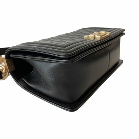 ChanelBoyBagMediumBlack_10