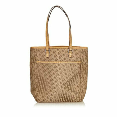 Dior-Diorissimo-Tall-Tote_106791_front_0_parent_963a7138-2c87-467b-81d5-6365ad53a0a0