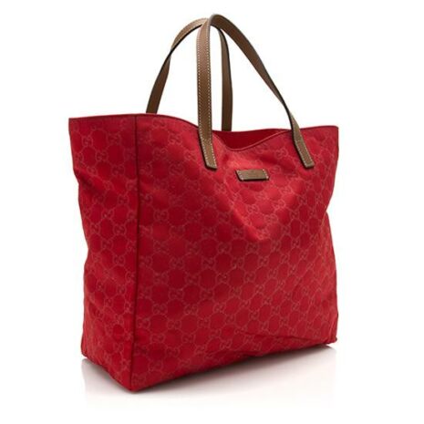 Gucci-GG-Nylon-Shopping-Tote_110066_right_angle_0_parent