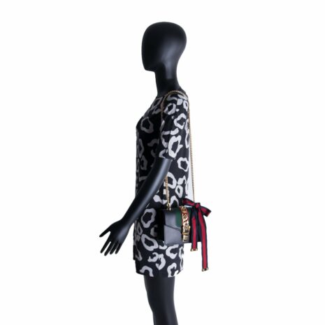 Gucci-Mini-Sylvie-chain-bag01