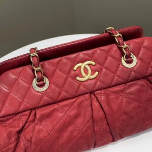 Chanel Cc Quilted Chain Shoulder Bag Red Calfskin
