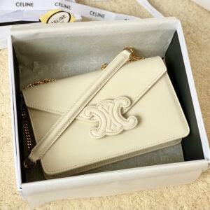R F W - Chanel Bags - 686