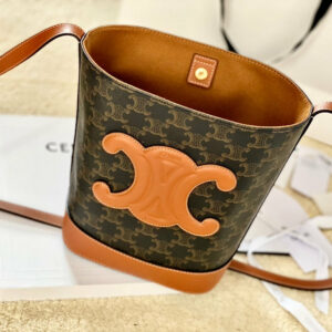 R F W - Chanel Bags - 2261