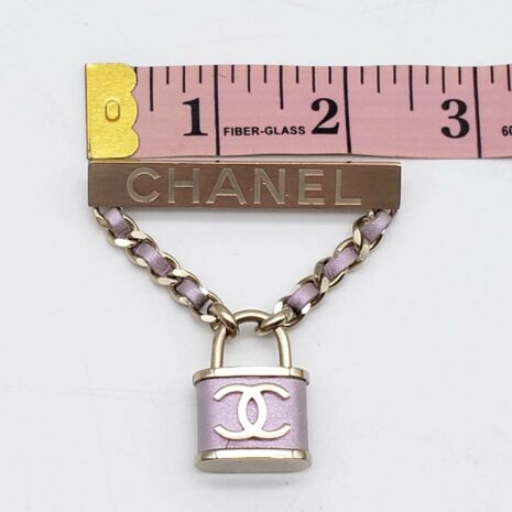 chanel-brooch-or-pin-480558
