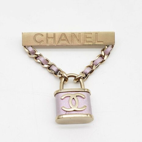 chanel-brooch-or-pin-677862