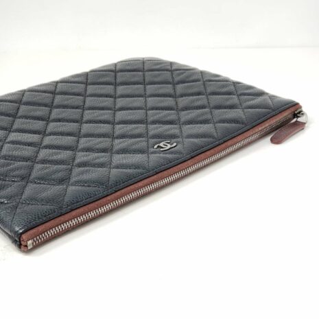 chanel-cc-caviar-quilted-cosmetic-clutch-bag-618444
