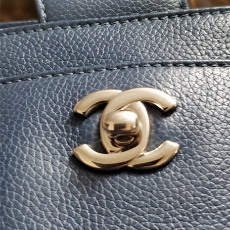 chanel-cc-executive-calfskin-navyblue-shoulder-bag-241455