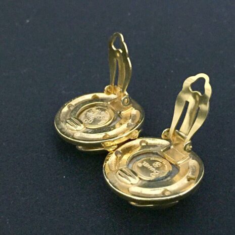 chanel-cc-logo-gold-tone-pearl-earrings-411622
