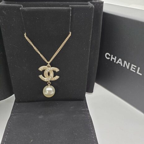 chanel-pearl-goldish-color-necklace-adjustable-sizes-476272
