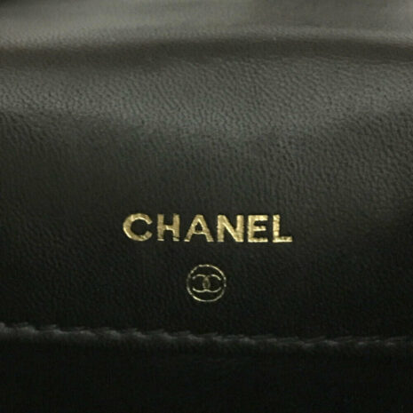 chanel-quilted-matelasse-cc-logo-lambskin-chain-crossbody-bag-974410