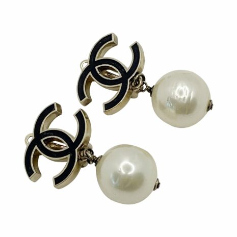 chanelpearlccearring_2