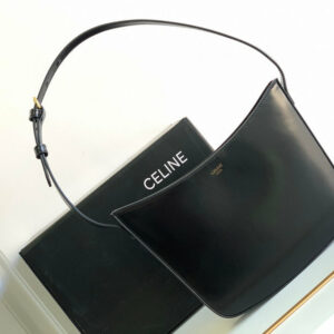 R F W - Chanel Bags - 690