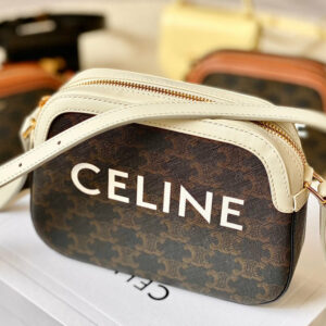 R F W - Chanel Bags - 604