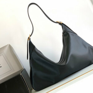 R F W - Chanel Bags - 602