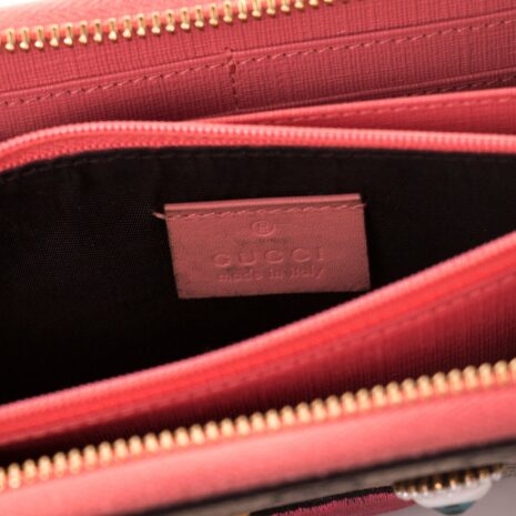 gucci-gg-supreme-kiss-wallet-11