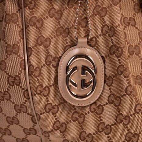 gucci-hobo-gg-canvas05