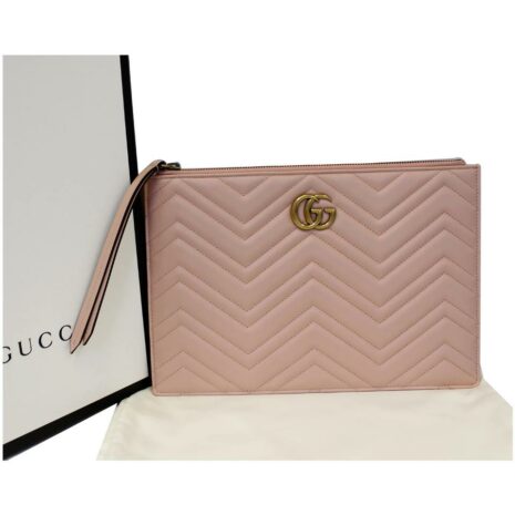gucci-marmont-gg-quilted-leather-zip-pouch-pink-tote-1-0-960-960_bd8d91fa-2e3f-495f-88fa-639c35f5ce8e