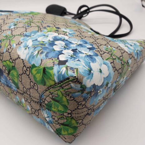 gucci-reversible-bloom-medium-tote-blue-shoulder-bag-321012