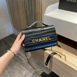 Trendy Chanel clutch/crossbody
