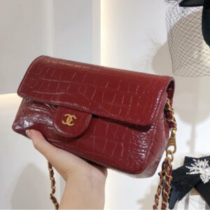 Brand new woman Chanel shoulder handbag