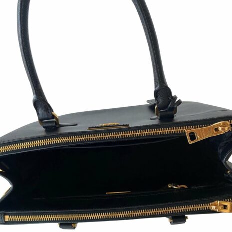 pradagalleriasmallblack_2
