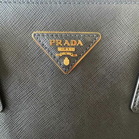pradagalleriasmallblack_6