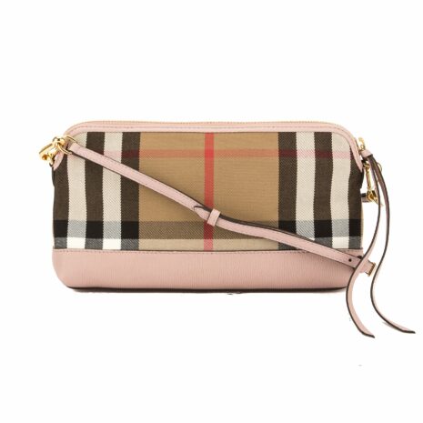 3647007-discount-burberry-handbag-01_34de8981-7287-4af5-b8aa-9294c0115d71