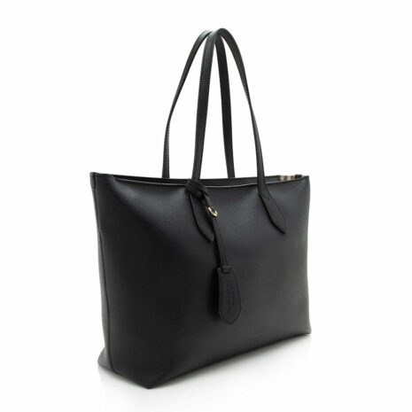 Burberry-Grained-Leather-Ardwell-Zip-Medium-Tote_125953_right_angle_0_parent_589d72fc-0808-4c2f-a652-044fbde63739