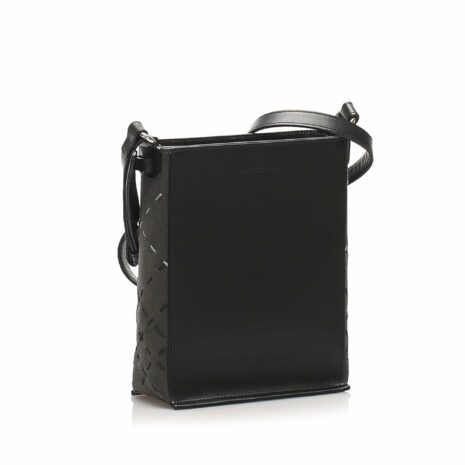 Burberry-Leather-Crossbody-Bag_123584_right_angle_0_parent