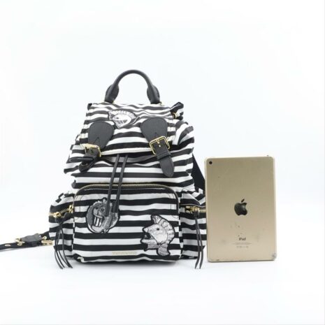 burberry-pallas-head-on-stripe-rucksack-white-and-black-nylon-backpack-1-0-960-960_0e47001f-2a60-4cc2-a82a-5d2c22b4ec5a